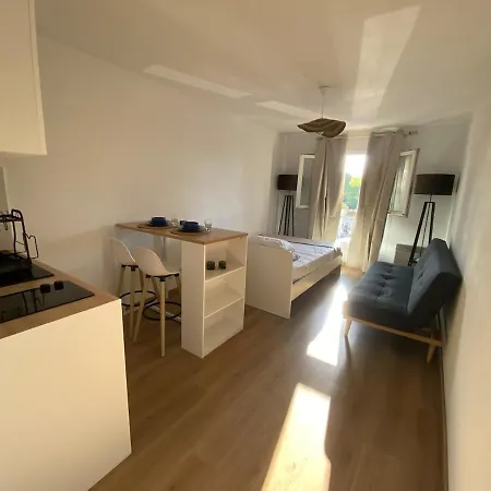 Entire Place Saint Michel - Palais De Justice Apartment
